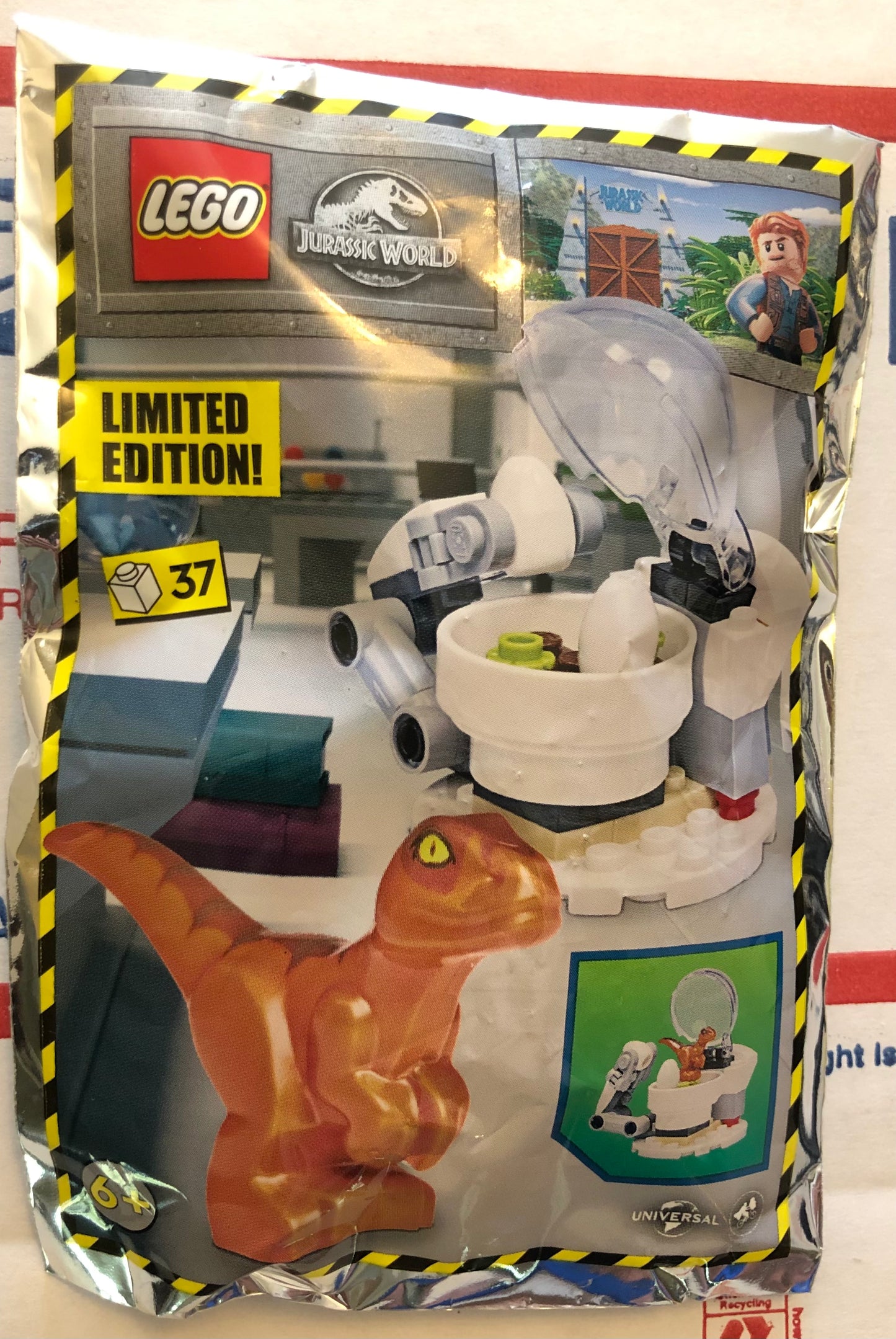 LEGO Jurassic World Raptor with Hatchery Incubator Limited Edition Foil Pack Bag Set 122219