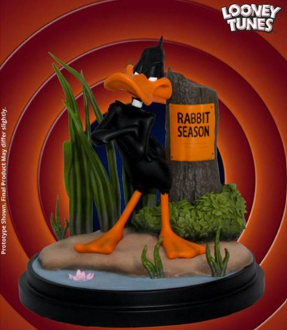 Looney Tunes Daffy Duck Rabbit Season 1:6 Scale Limited Edition Diorama 500 Made (Pre-Order)