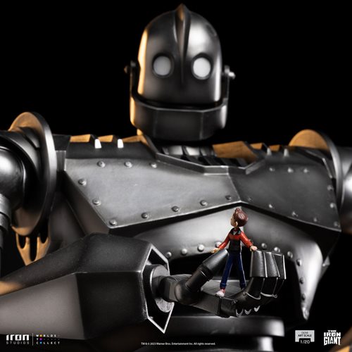 Iron Studios The Iron Giant and Hogarth Hughes Demi Art 1:20 Scale Statue (Pre-Order)