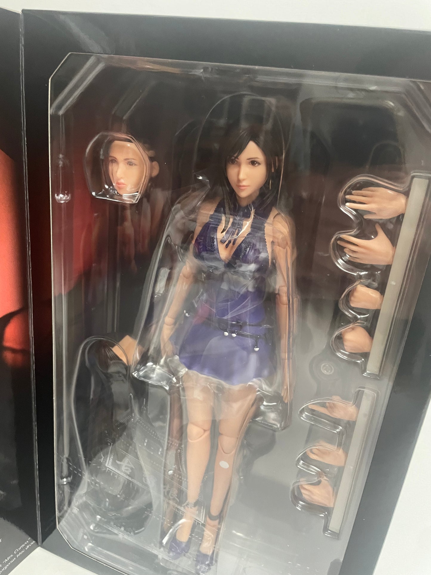 Play Arts Kai Final Fantasy VII Remake Tifa Lockhart Dress Ver